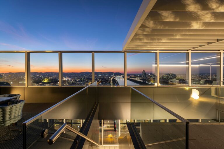 Penthouse im Marina Tower – Frech Interior Design